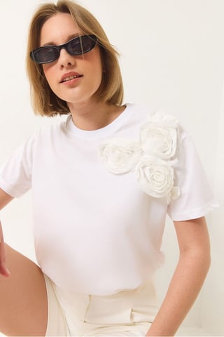 Crewneck T-Shirt aus gekämmter Baumwolle mit Zubehördetail