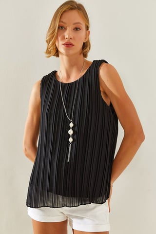 Texturierte Siphonbluse mit Zubehördetail