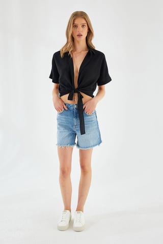 V-Ausschnitt mit Bindeband Slim Fit Cropped-Shirt