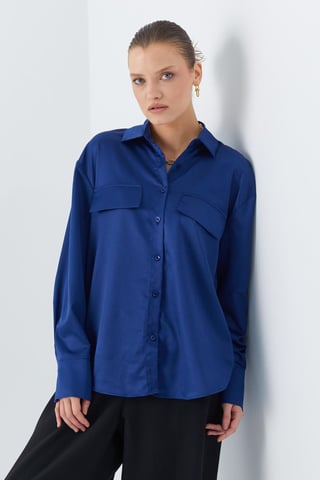 Satin-Hemd mit Knopfleiste und TaschenDETAIL