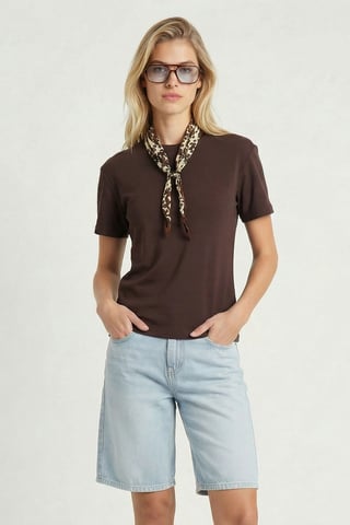 Einfaches Rundhals-T-Shirt