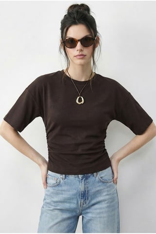 Regulär geschnittenes Rundhals-T-Shirt