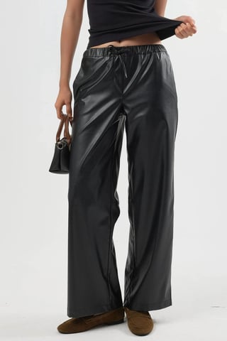 Hüfthoches Kunstlederhose mit Kordelzug