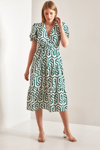 Gemustertes Midi-Kleid mit V-Ausschnitt
