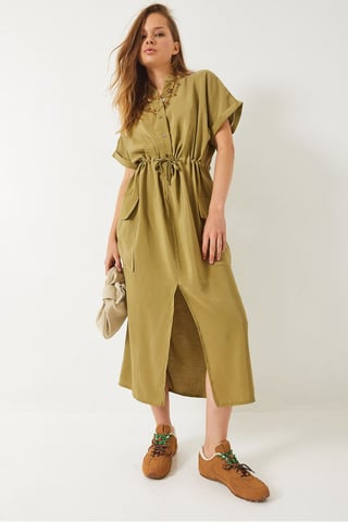 Lässiges Midi-Kleid mit Hemdkragen und Taschen