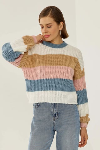 Lässiger gestreifter Pullover