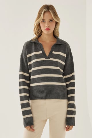 Gestreifter Polokragen-Strickpullover