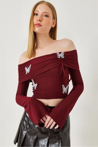 Bestickte Crop-Bluse mit Madonna-Kragen