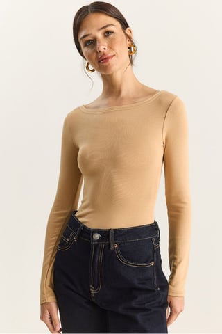 Figurbetontes Basic-Top