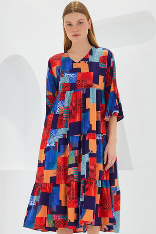 Gemustertes V-Ausschnitt-Midi-Kleid mit kurzen Ärmeln