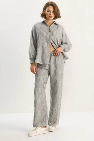 Besticktes Oversized Shirt und weite Hose Co-Ord Set