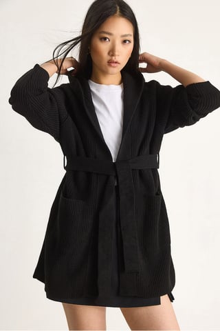 Kapuzenstrickjacke mit Bindebandverschluss