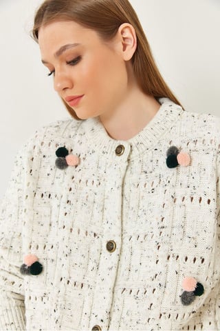 Strickjacke mit Struktur und Pompon
