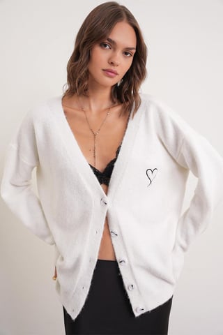 Oversized Strickjacke mit Herzdetails