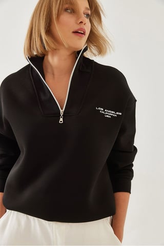 Übergroßer Strickpullover mit Reißverschlusskragen