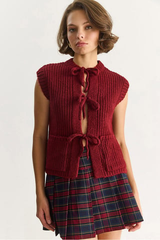 Strickjersey-Weste mit Bindegurt