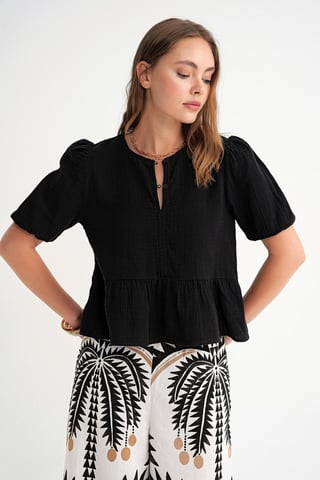 Texturierte Musselin-Bluse mit Rundhalsausschnitt und Knopfverschluss