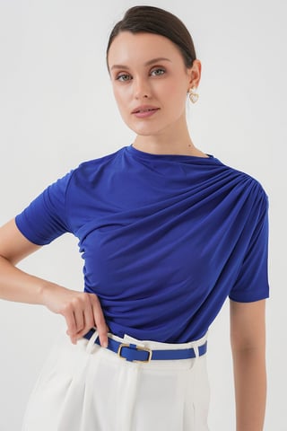 Taillierte Bluse mit Rüschendetails und Rundhalsausschnitt