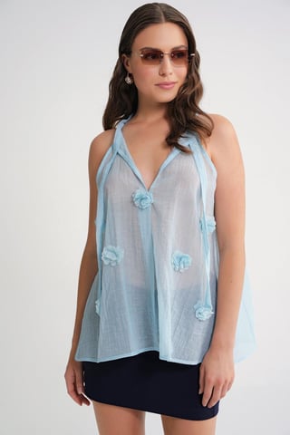 V-Ausschnitt Bluse mit Krawattenverschluss und Rüschen