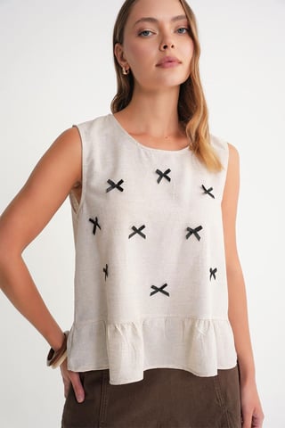 Bluse mit Rundhalsausschnitt und Schleifendetail