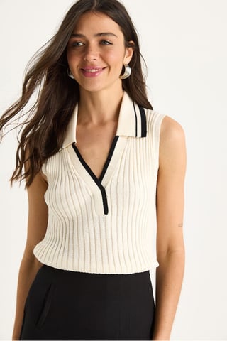 Schlanke Passform V-Ausschnitt Knopf-Bluse