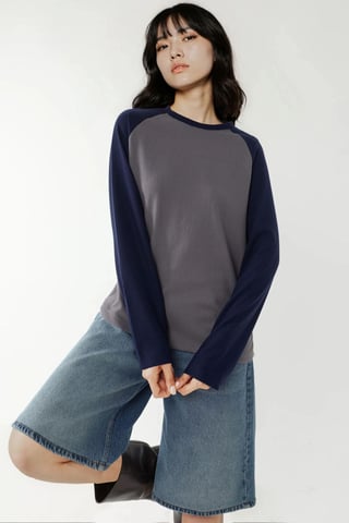 Hiccup Langarm-Waffeloberteil mit Raglanärmeln und Rundhals, Unisex - Grau