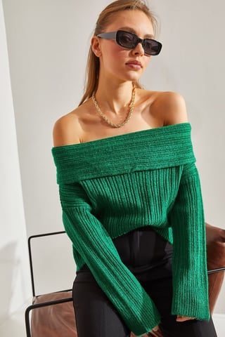 Schulterfreier gerippter Strickpullover
