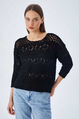 Löcherstrickpullover