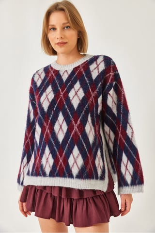 Crew-Neck-Pullover mit Schlitz im Baklava-Muster