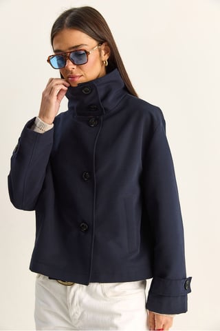 Kurze Trenchcoat mit Mandarin-Kragen