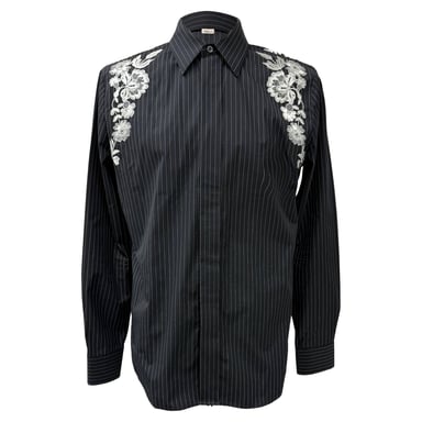 Alexander McQueen Besticktes Nadelstreifenhemd aus schwarzer Baumwolle