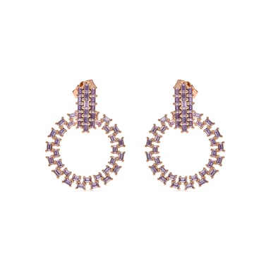 Luxenter Ohrringe mit Zirkonia in Amethystoptik und 18 Karat Gelbgold-Finish – Huang