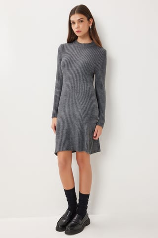 Geripptes A-Linien Strick-Minikleid