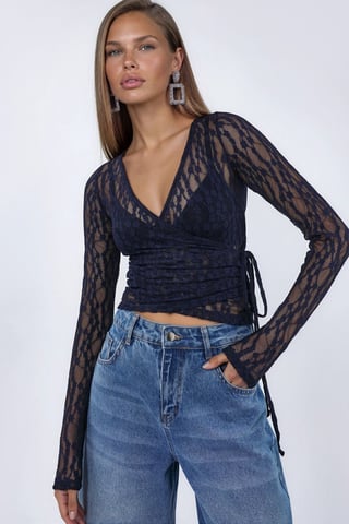 Crop-Spitzen-Bluse mit V-Ausschnitt und Bindebändern