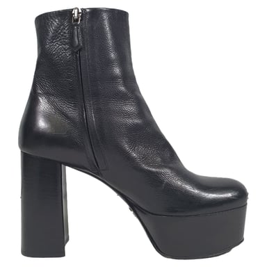 Prada Plateau-Stiefeletten aus schwarzem Leder