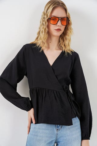 V-Ausschnitt Bluse mit Krawatten-Detail und Wickeloptik aus Crepe