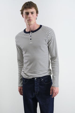 Slim Fit gestreiftes Button-Kragen T-Shirt
