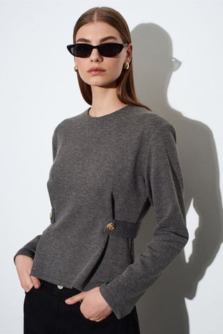 Taillierte Rippstrick-Bluse mit Rundhalsausschnitt