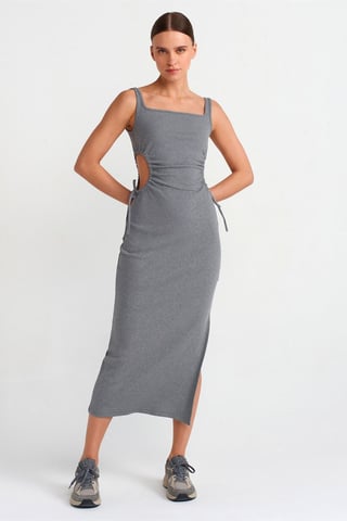 Ärmelloses Bodycon-Midi-Dress mit Cut-Out