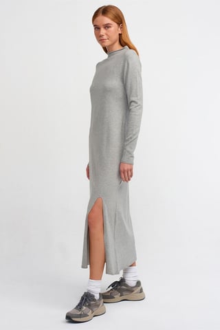 Rippstrick-Turtleneck Midi-Kleid