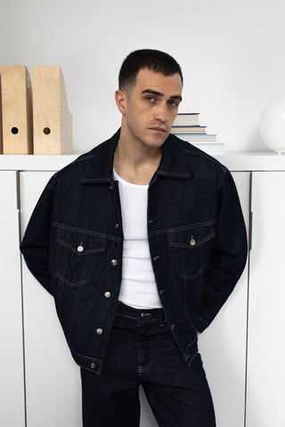 Jeansjacke mit Taschen