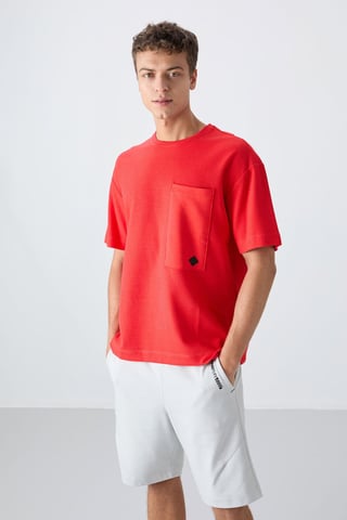 Tommy Life Oversized T-Shirt aus Baumwollmischung mit Rundhalsausschnitt und Brusttasche - Rot