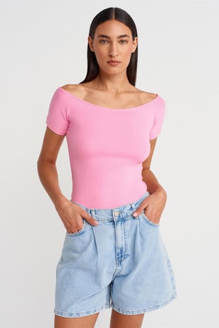 Damen Slim Fit Boot-Ausschnitt T-Shirt