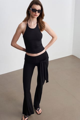 Hochtaillierte Jersey-Hose mit Weite und Bindeband