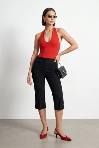 Hoch taillierte Capri-Zigarettenhose