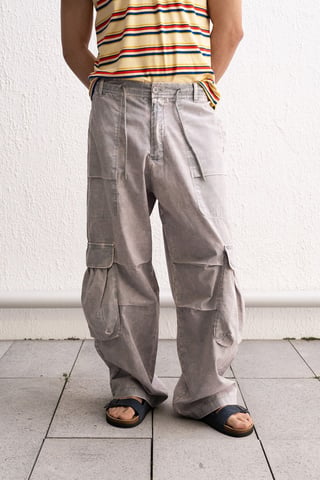 Helle Beine Cargo-Hosen