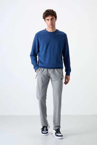 Herren Sweatpants im regulären Schnitt mit geradem Bein