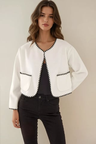 Kragenlose Jacke mit Kontrastnähten
