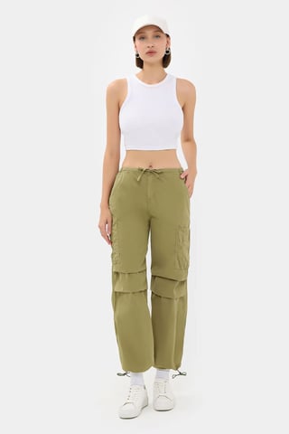 Mittelhohe Cargo-Hosen mit Kordelzug