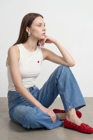 Bestickte ärmellose Slim-Fit-Jerseybluse